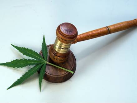 DuPage County, IL drug crimes defense lawyer